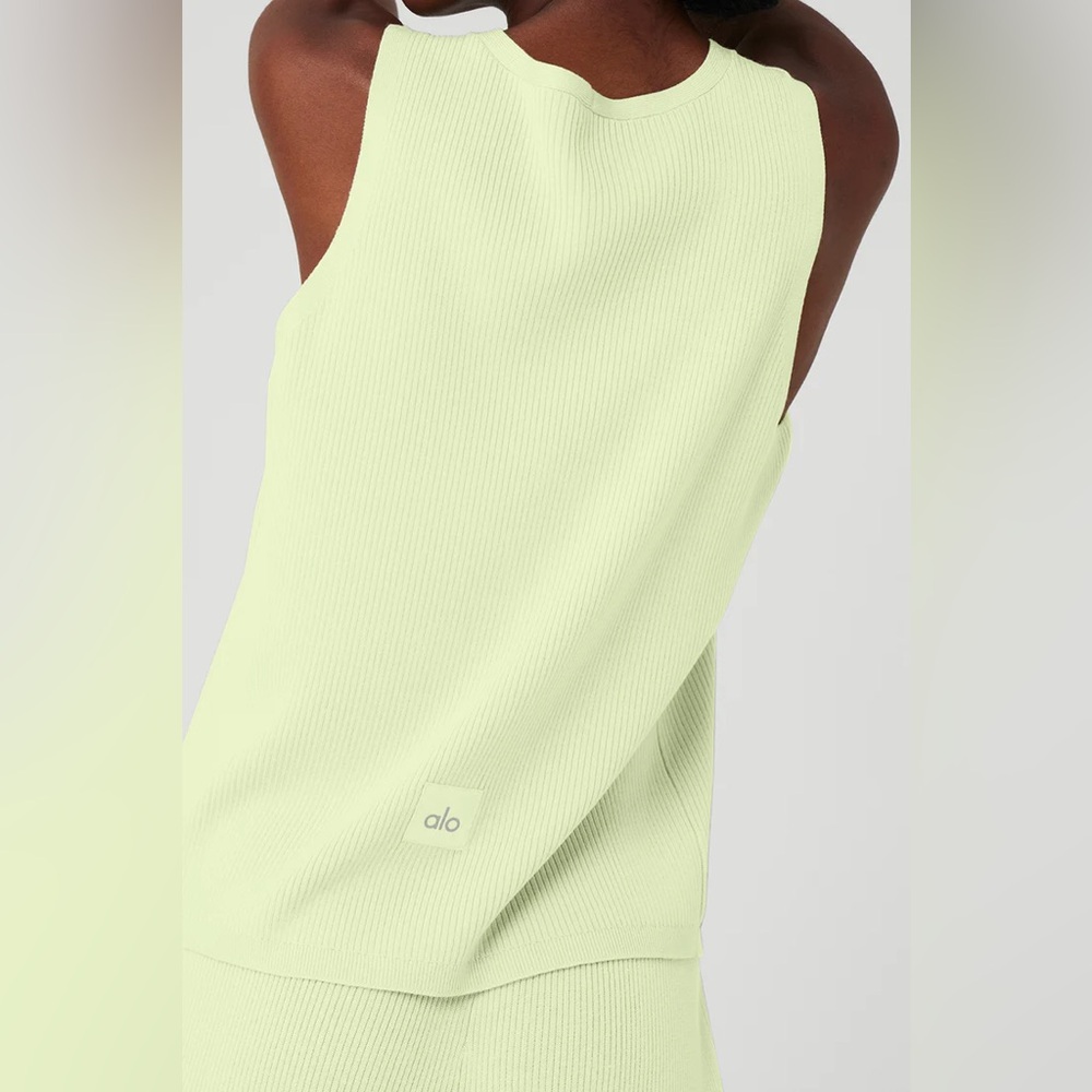 NWT $118 Alo Yoga Knit Salana Tank Iced Green Tea XS - Picture 2 of 5